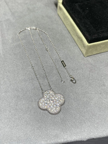 [Luna Brilliance]CLOVER 25MM LARGE PENDANT DIAMOND PAVED SILVER NECKLACE