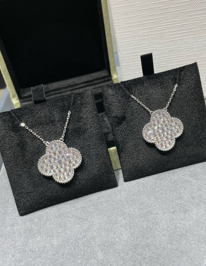[Luna Brilliance]CLOVER 25MM LARGE PENDANT DIAMOND PAVED SILVER NECKLACE