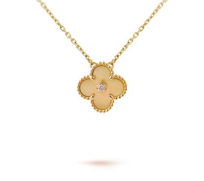 [Luna Brilliance]CLOVER 15MM CHRISTMAS LIMITED EDITION SINGLE FLOWER NECKLACE