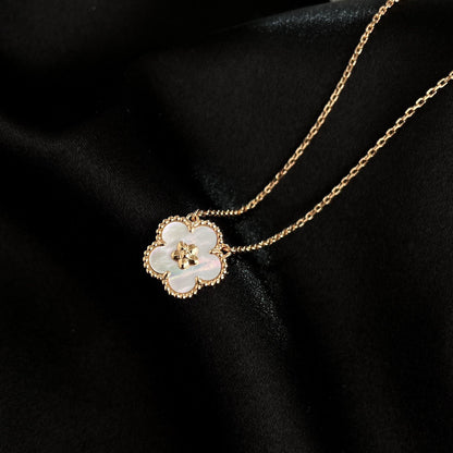 [Luna Brilliance]LUCKY  WHITE MOP  PLUM BLOSSOM NECKLACE