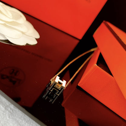 [Luna Brilliance]H WHITE SQUARE GOLD NECKLACE